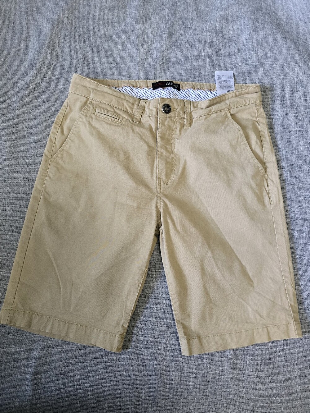 GUESS Men’s Classic Khaki Shorts Size 32